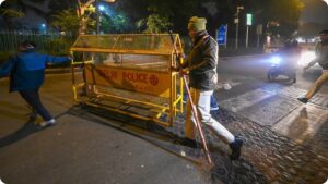 Delhi installing 300 security booths near flyovers for safety